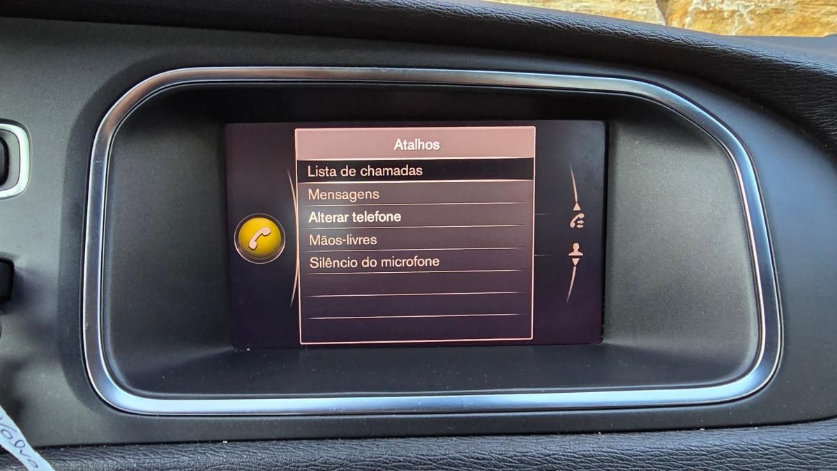 volvo-v40-2019-diesel-1969cc
