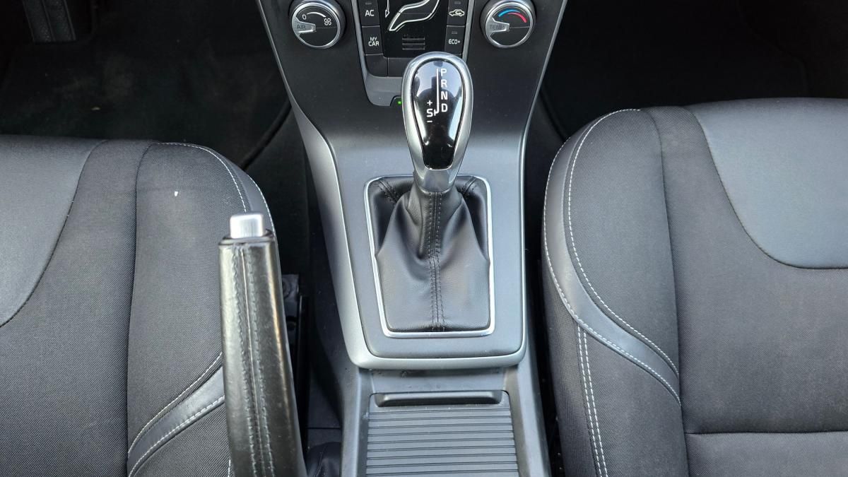 volvo-v40-2019-diesel-1969cc