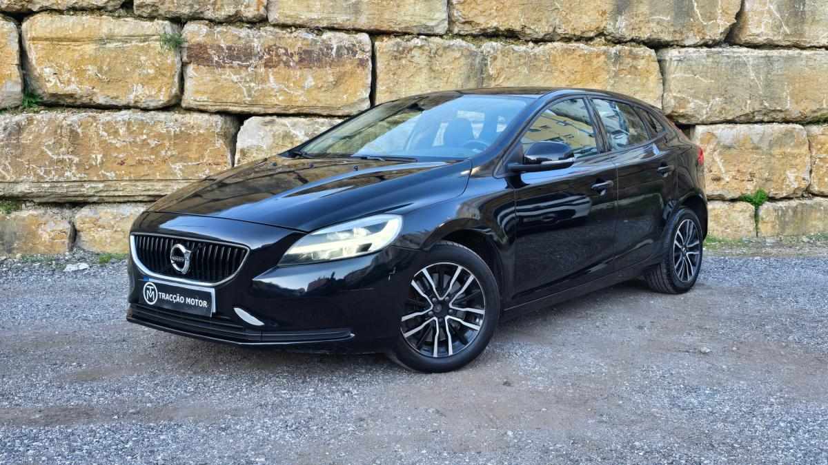 volvo-v40-2019-diesel-1969cc