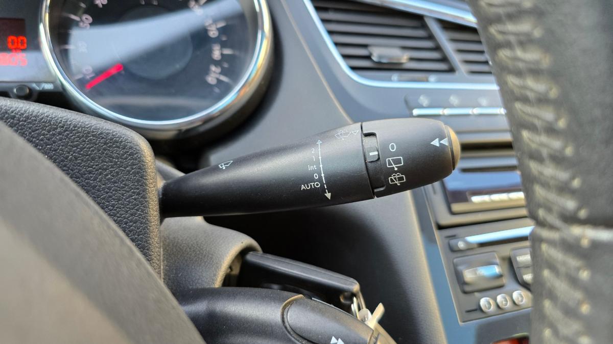 peugeot-5008-2012-gasolina-1598cc