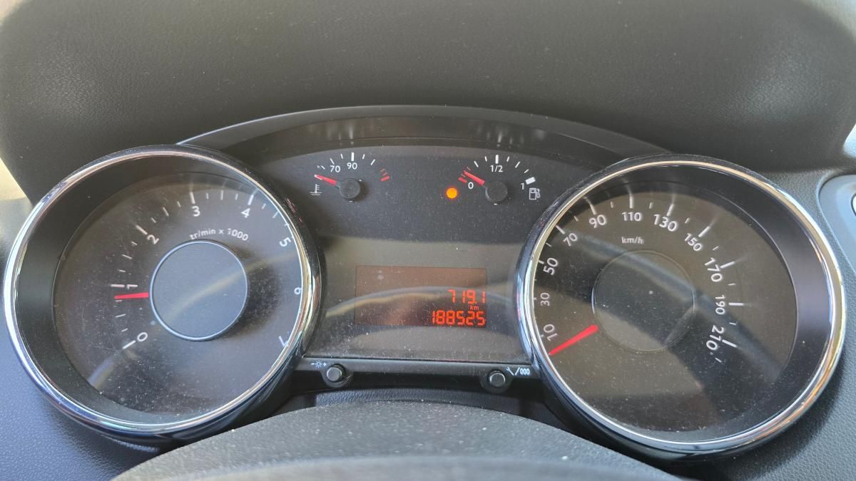 peugeot-5008-2012-gasolina-1598cc