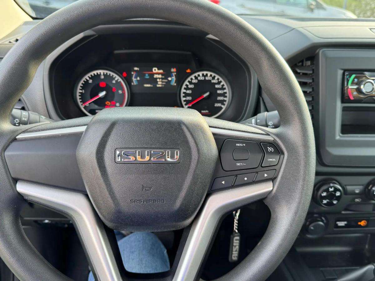 isuzu-d-max-2023-diesel-1898cc