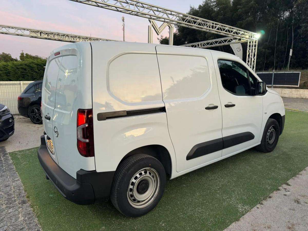 opel-combo-2023-diesel-1499cc