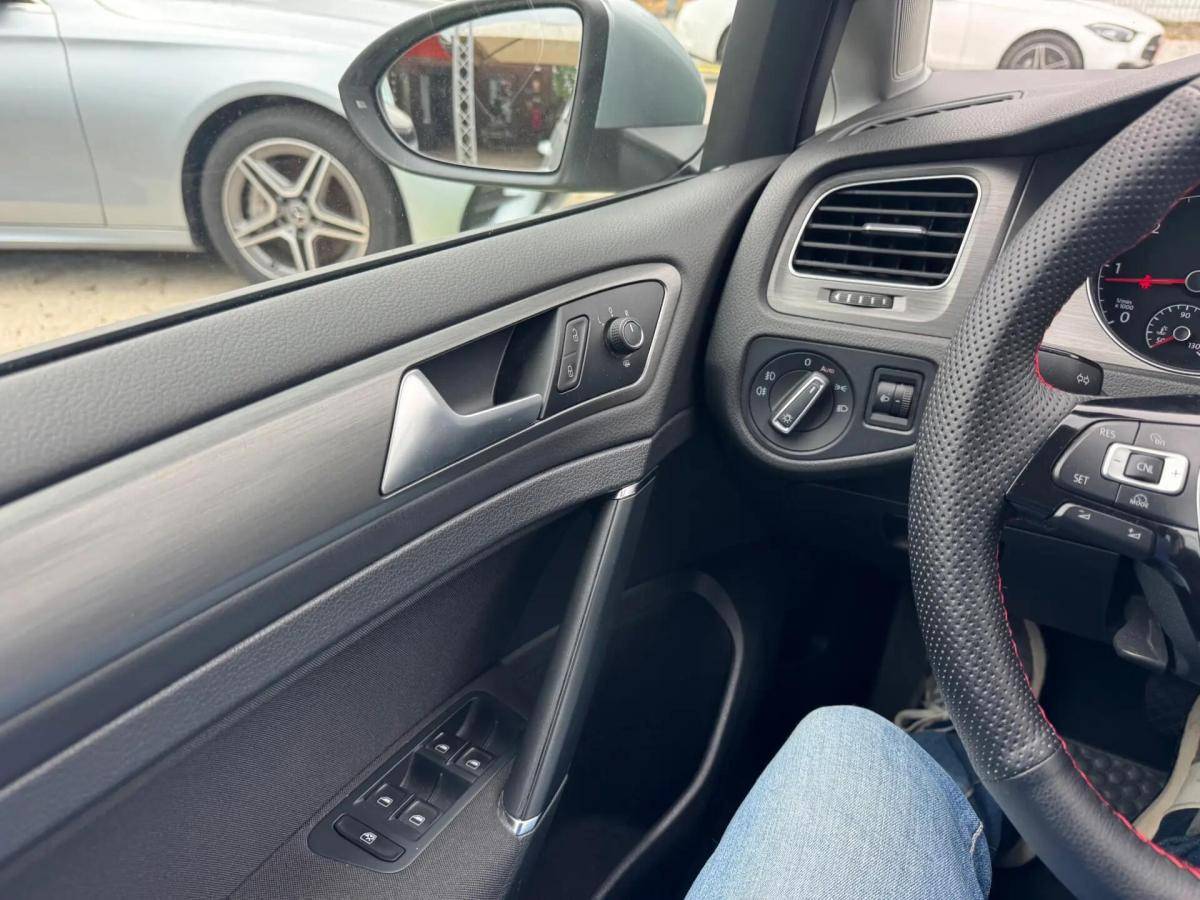 volkswagen-golf-variant-2013-diesel-1598cc
