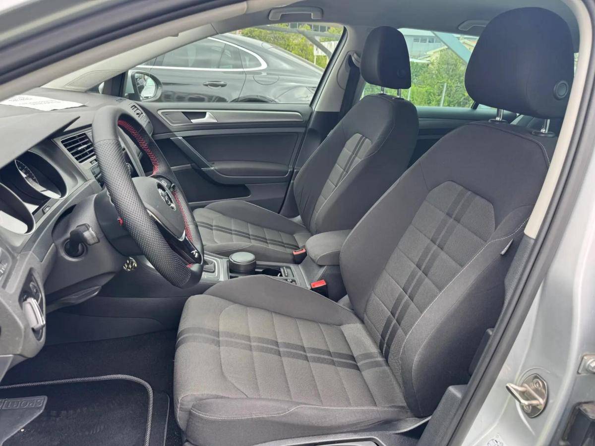 volkswagen-golf-variant-2013-diesel-1598cc