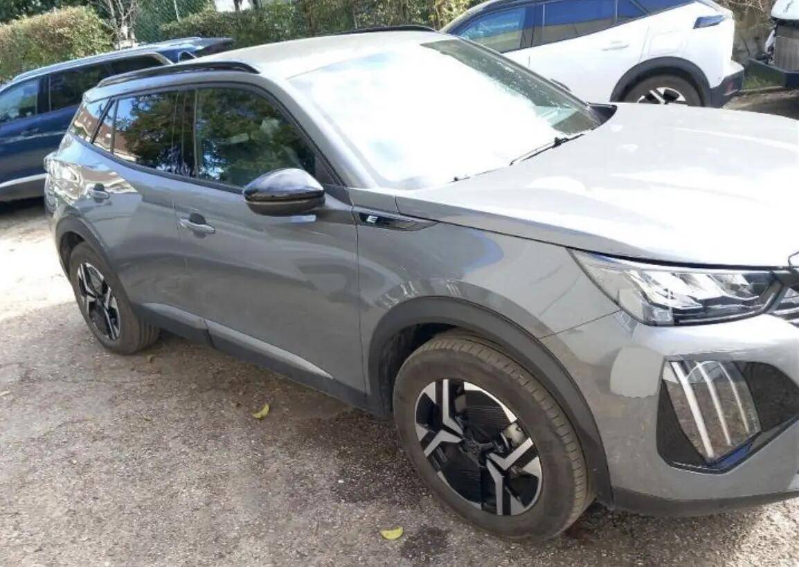 peugeot-e-2008-2025-eletrico-0cc