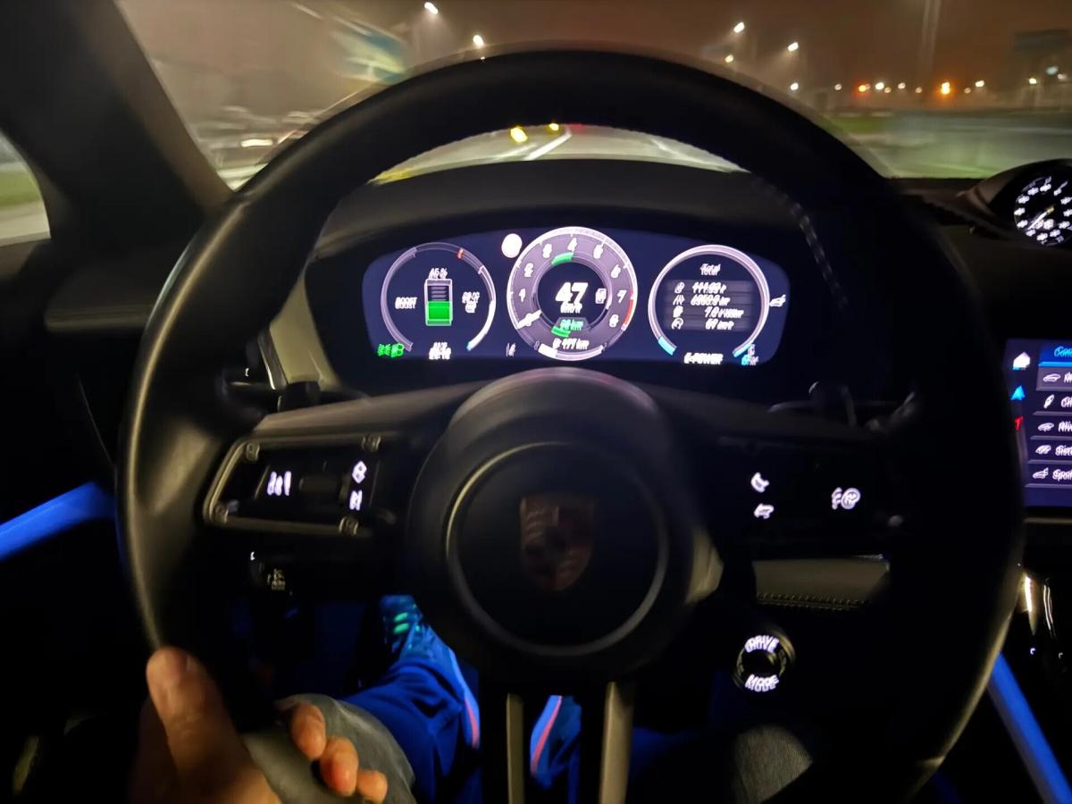 porsche-panamera-2025-hibrido-a-gasolina-2894cc