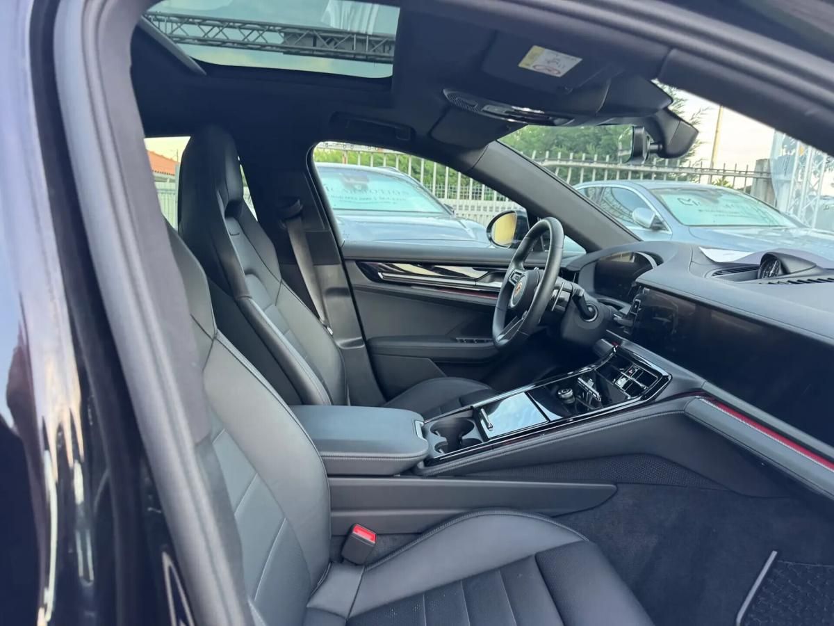 porsche-panamera-2025-hibrido-a-gasolina-2894cc