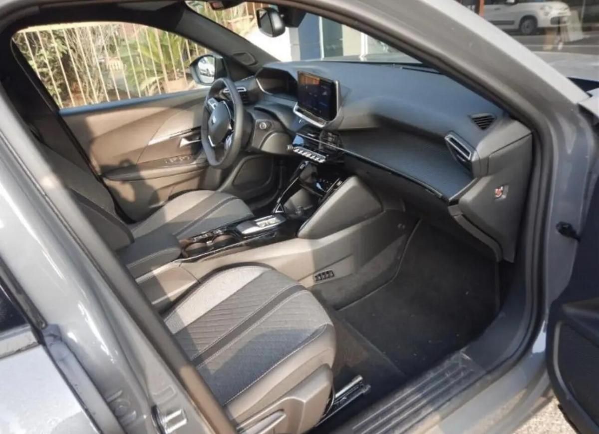 peugeot-e-2008-2025-eletrico-0cc