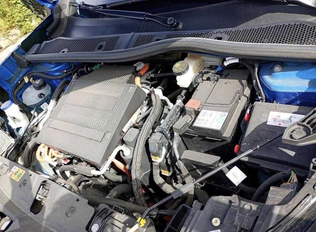 peugeot-e-2008-2024-eletrico-0cc