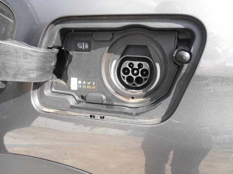 peugeot-3008-2021-diesel-1598cc