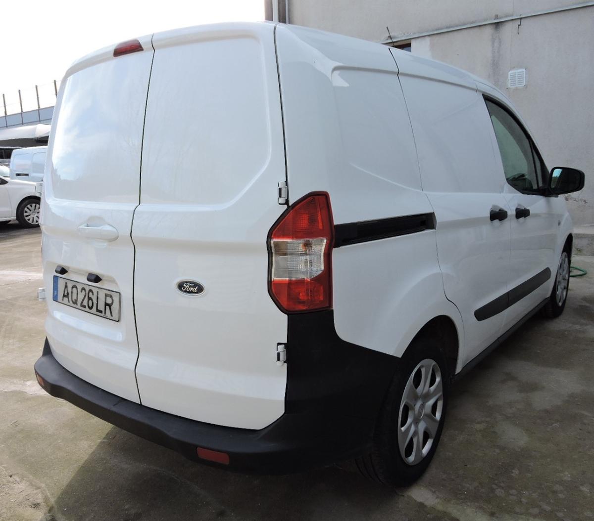 ford-transit-courier-2022-diesel-1499cc