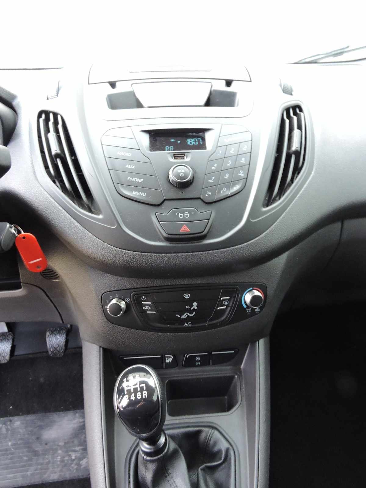 ford-transit-courier-2022-diesel-1499cc