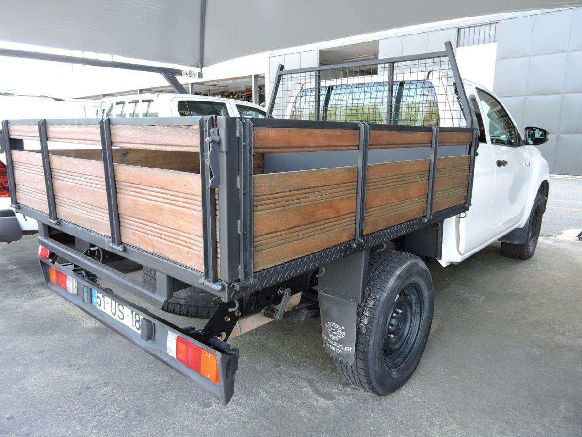 toyota-hilux-2018-diesel-2393cc