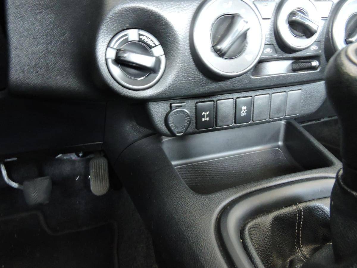 toyota-hilux-2018-diesel-2393cc