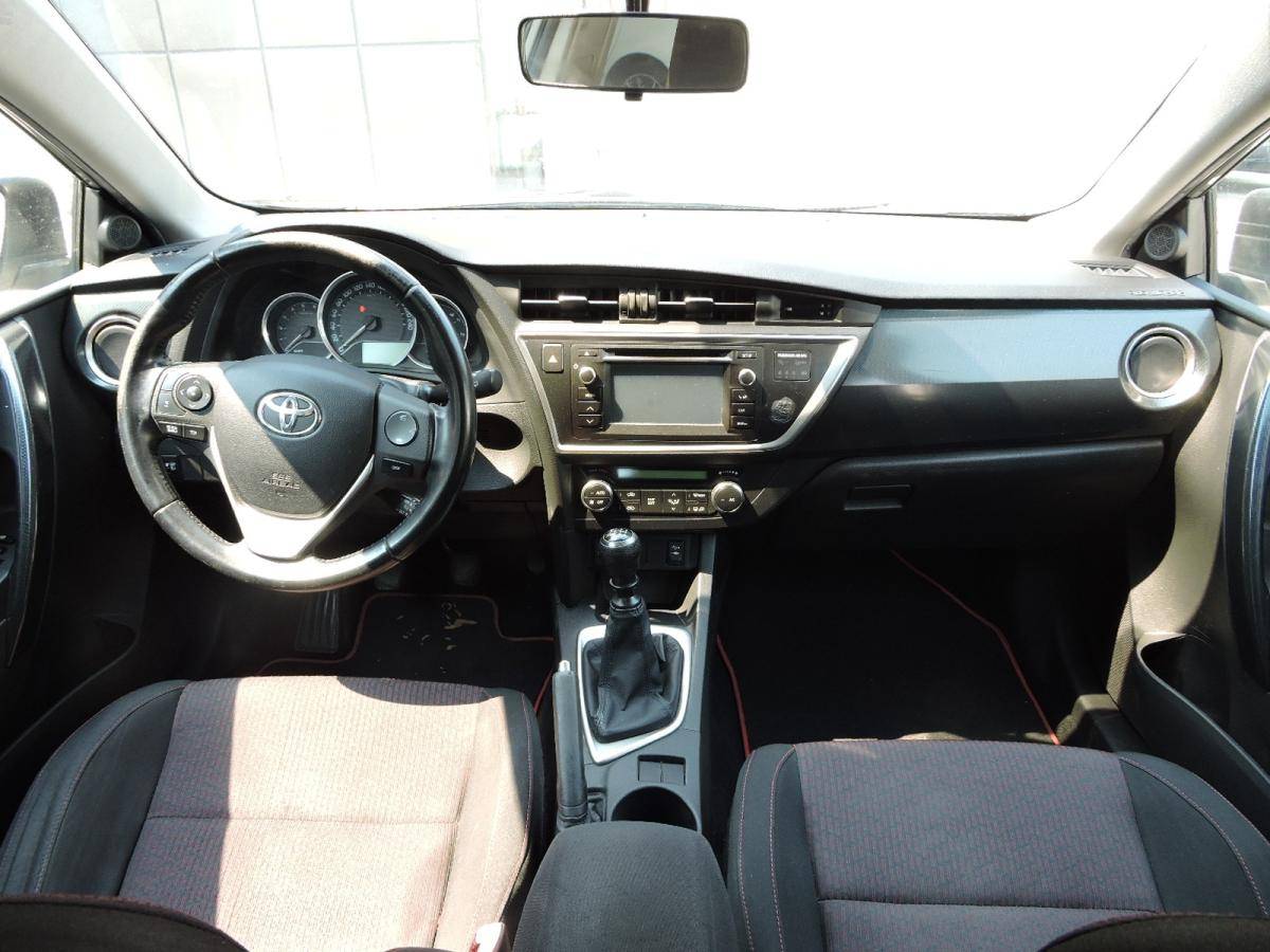 toyota-auris-touring-sports-2014-diesel-1364cc