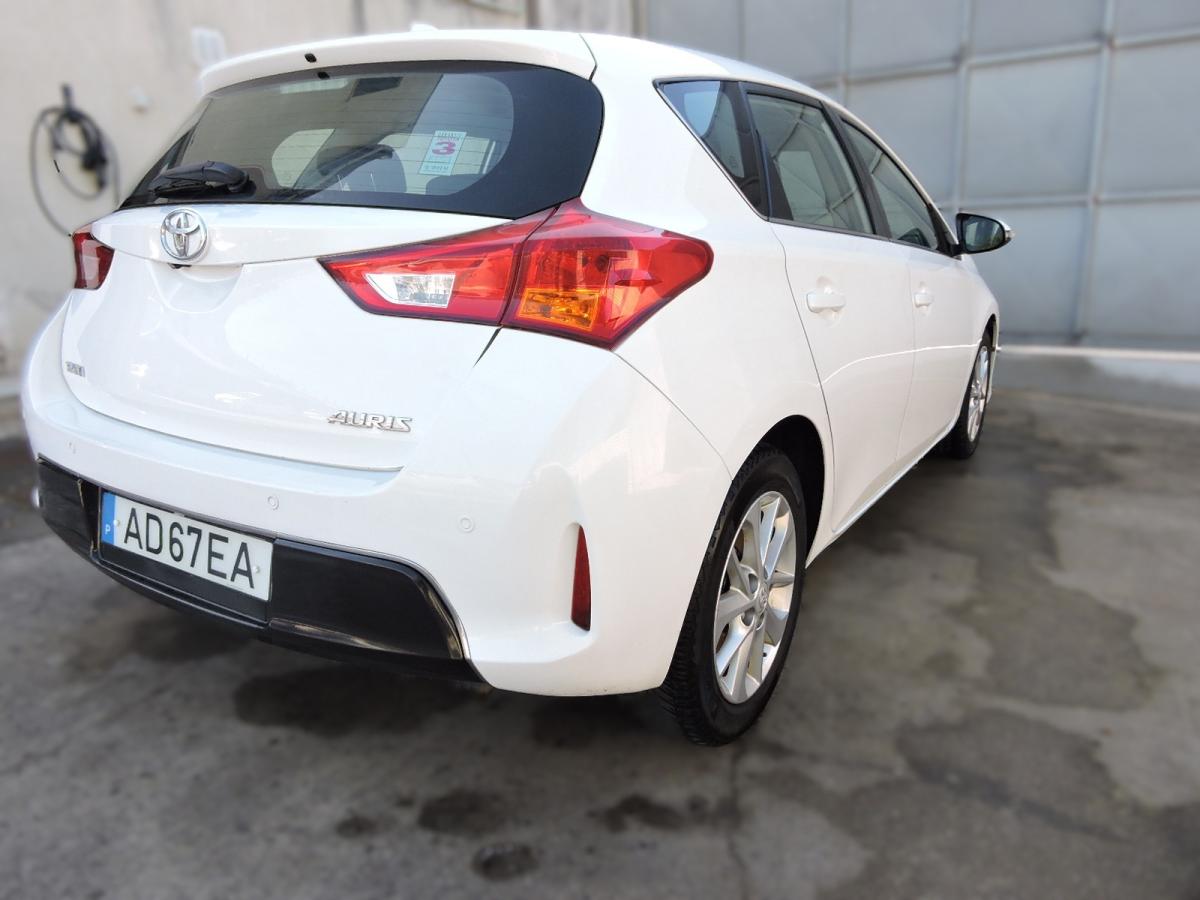 toyota-auris-2015-diesel-1364cc