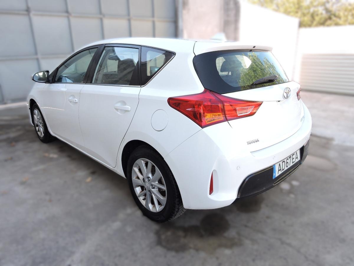 toyota-auris-2015-diesel-1364cc