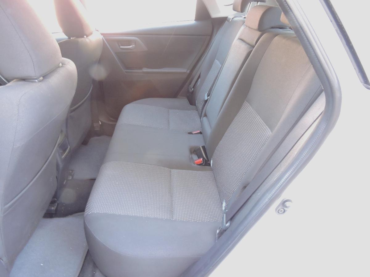 toyota-auris-2015-diesel-1364cc