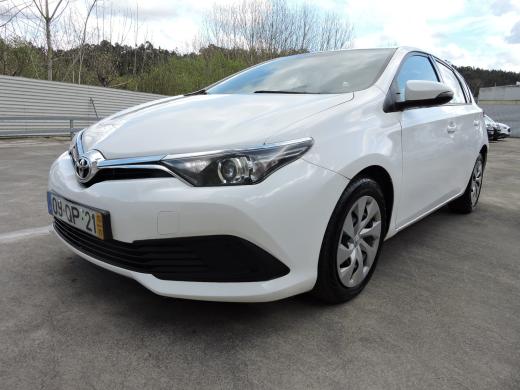 toyota-auris-2015-diesel-1364cc