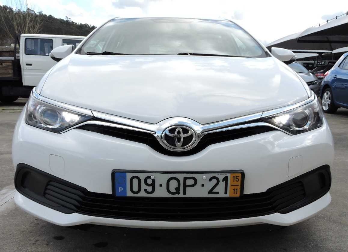 toyota-auris-2015-diesel-1364cc