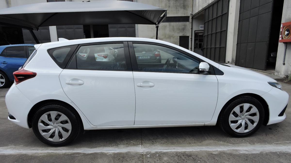 toyota-auris-2015-diesel-1364cc