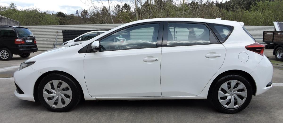 toyota-auris-2015-diesel-1364cc
