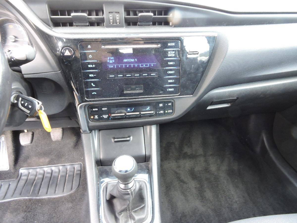 toyota-auris-2015-diesel-1364cc