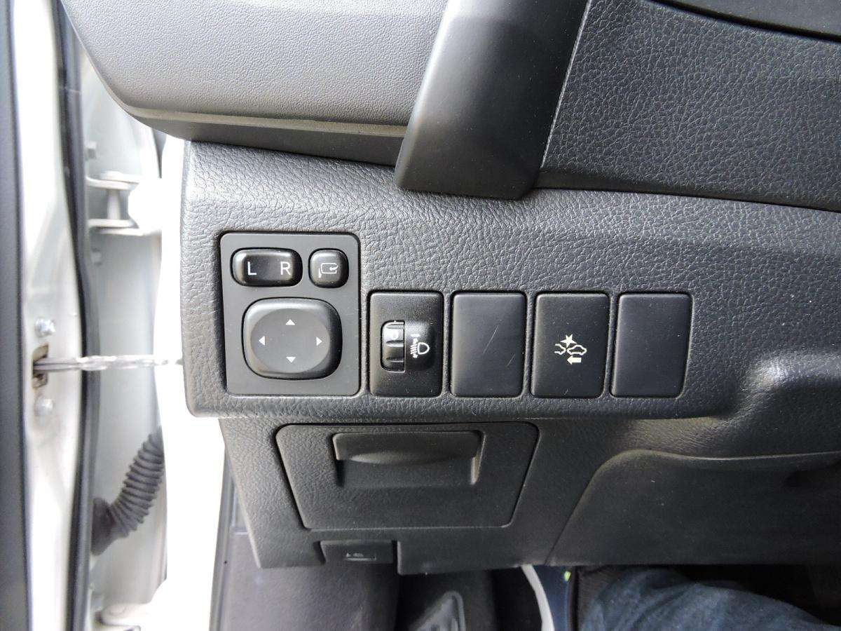 toyota-auris-2018-diesel-1364cc