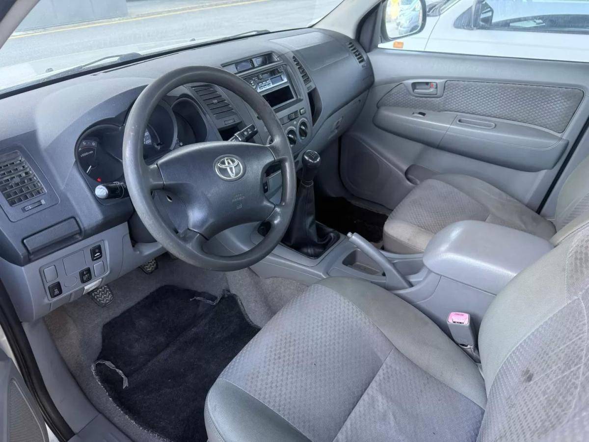toyota-hilux-2005-diesel-2500cc