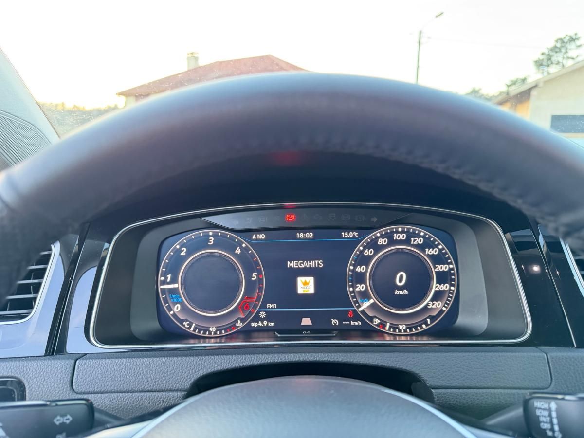 volkswagen-golf-variant-2017-diesel-1598cc