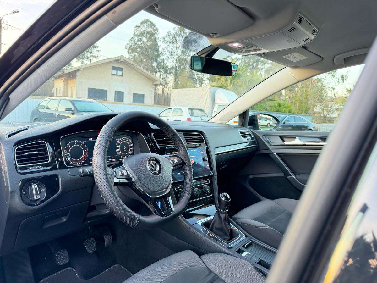 volkswagen-golf-variant-2017-diesel-1598cc