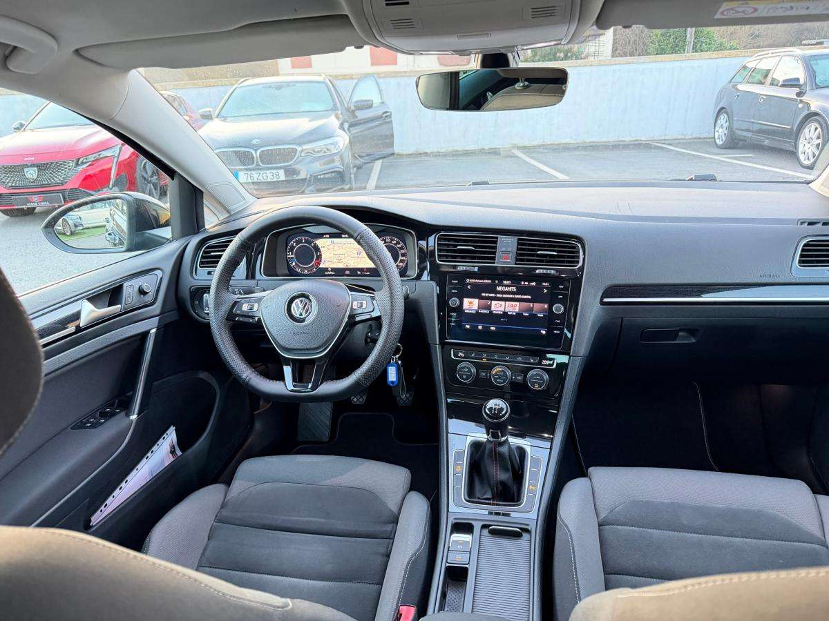 volkswagen-golf-variant-2017-diesel-1598cc