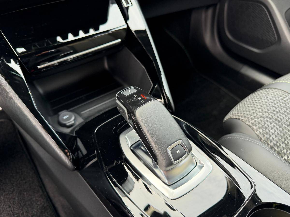 peugeot-2008-2021-gasolina-1199cc