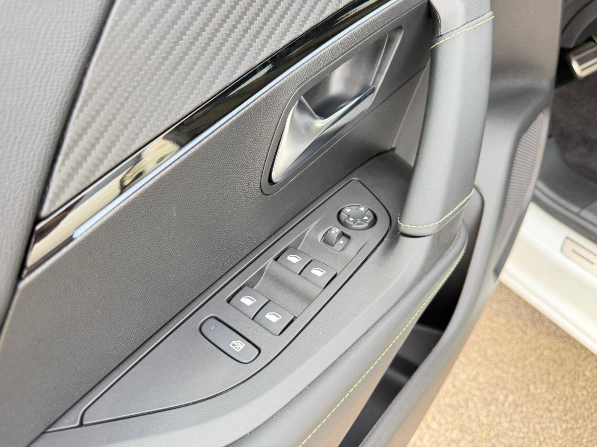 peugeot-2008-2021-gasolina-1199cc
