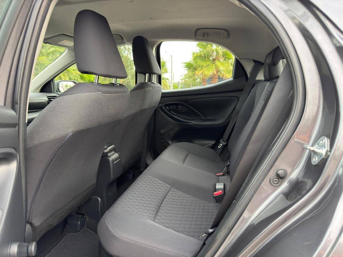 toyota-yaris-2023-hibrido-a-gasolina-1490cc