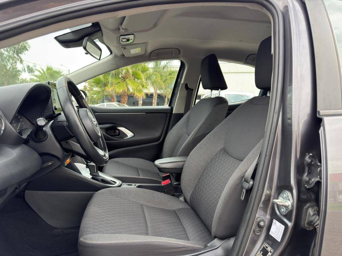 toyota-yaris-2023-hibrido-a-gasolina-1490cc