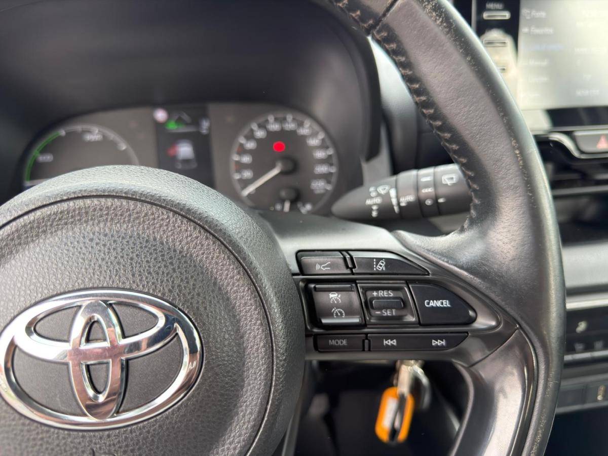 toyota-yaris-2023-hibrido-a-gasolina-1490cc
