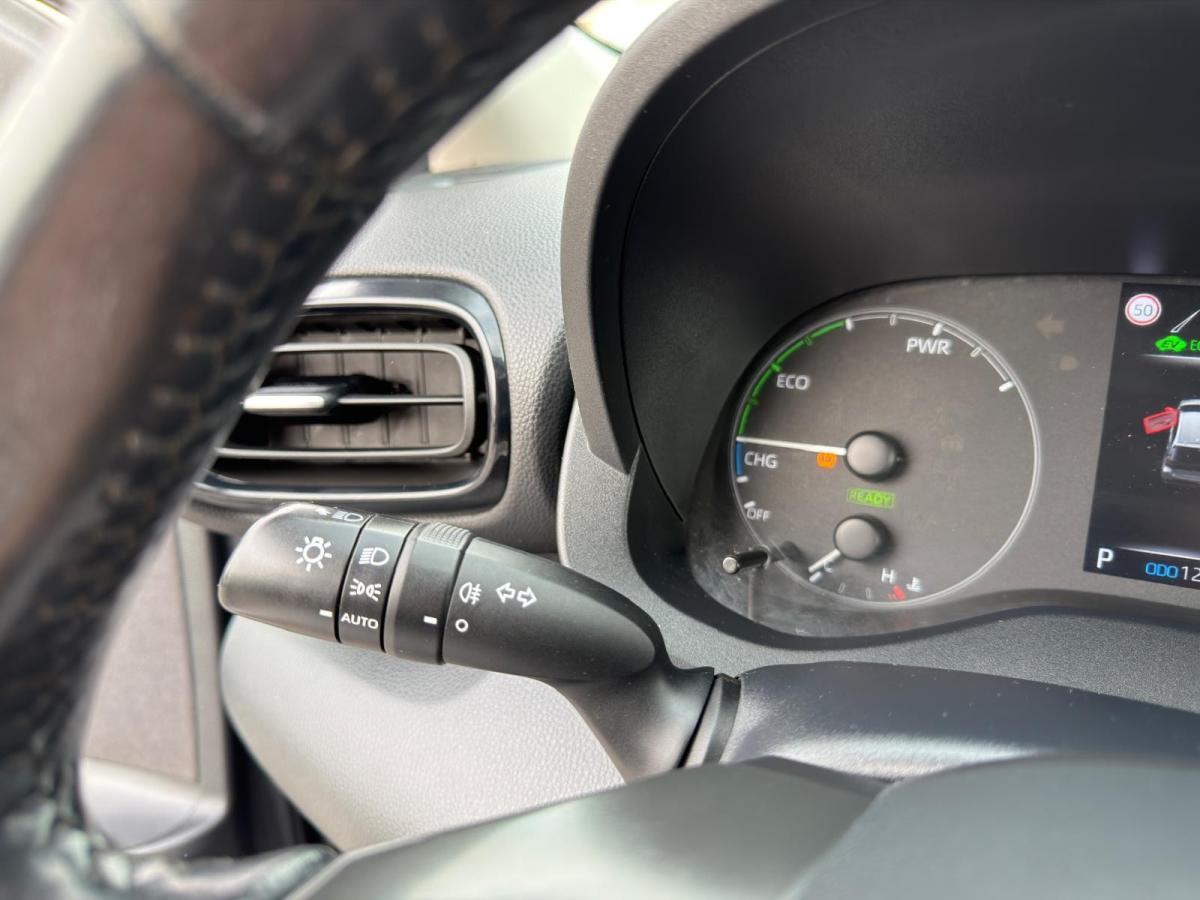 toyota-yaris-2023-hibrido-a-gasolina-1490cc