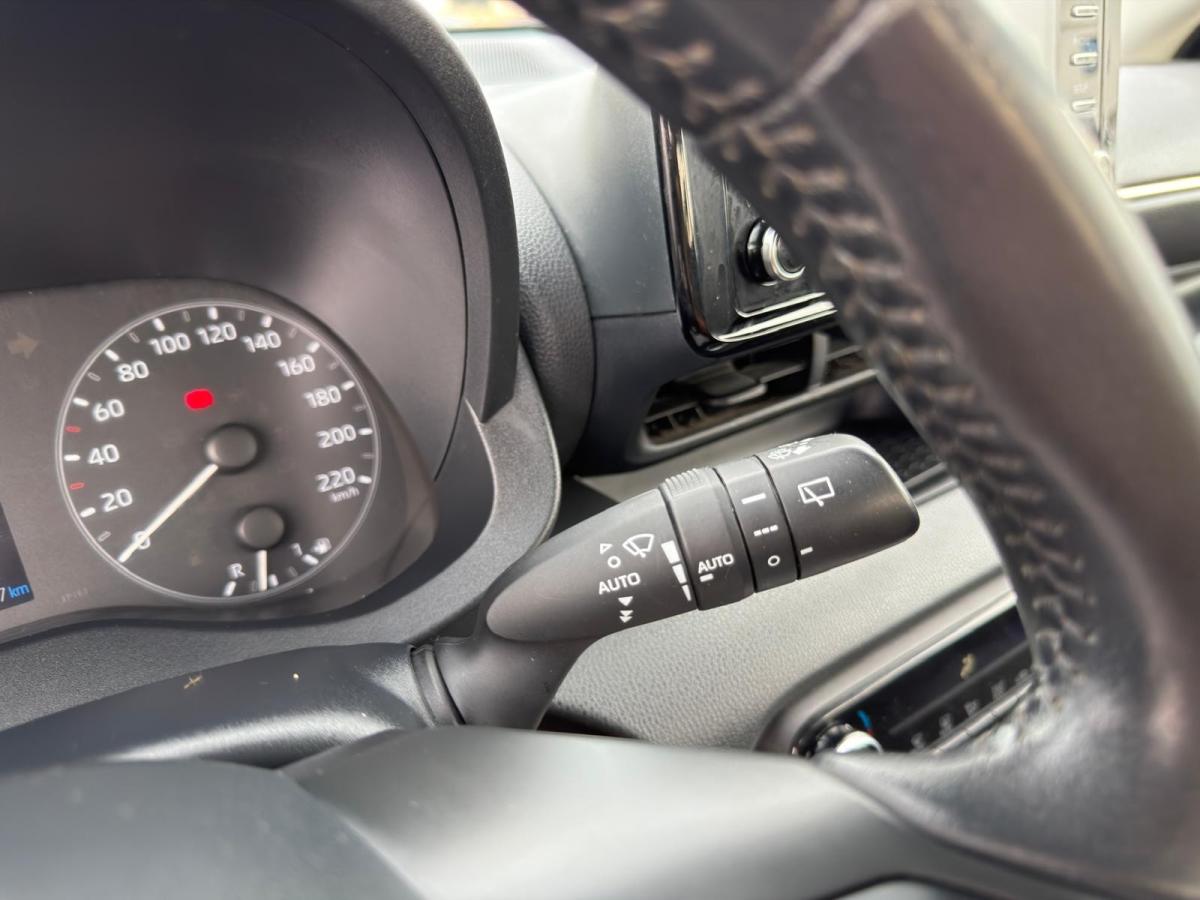 toyota-yaris-2023-hibrido-a-gasolina-1490cc