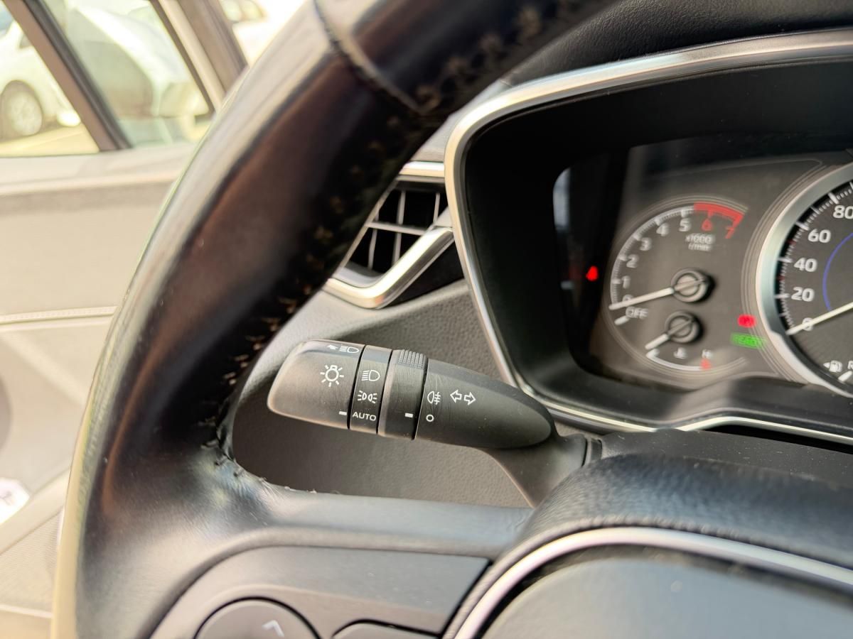 toyota-corolla-2020-hibrido-a-gasolina-1798cc