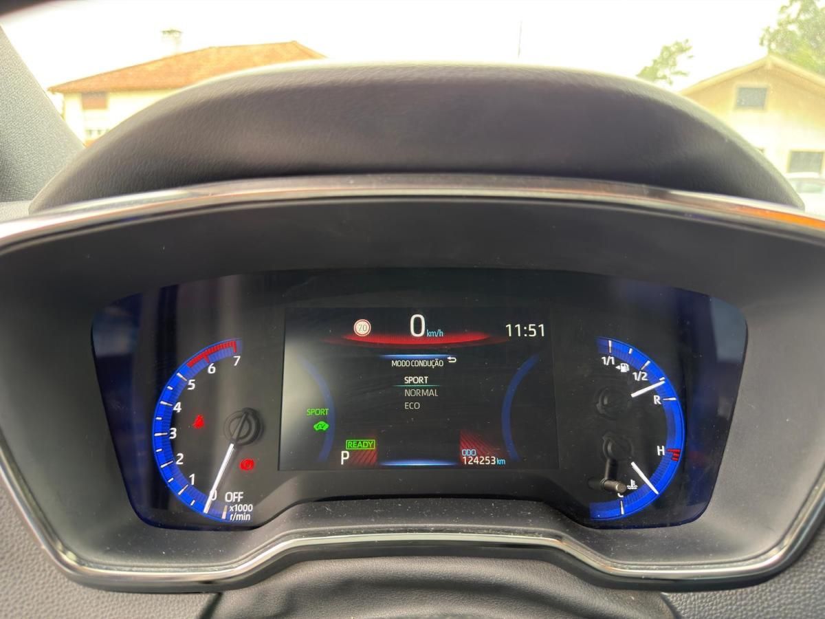 toyota-corolla-2021-hibrido-a-gasolina-1798cc