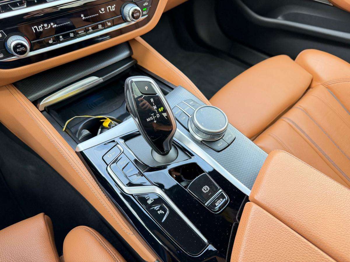 bmw-serie-5-2020-hibrido-a-gasolina-1998cc