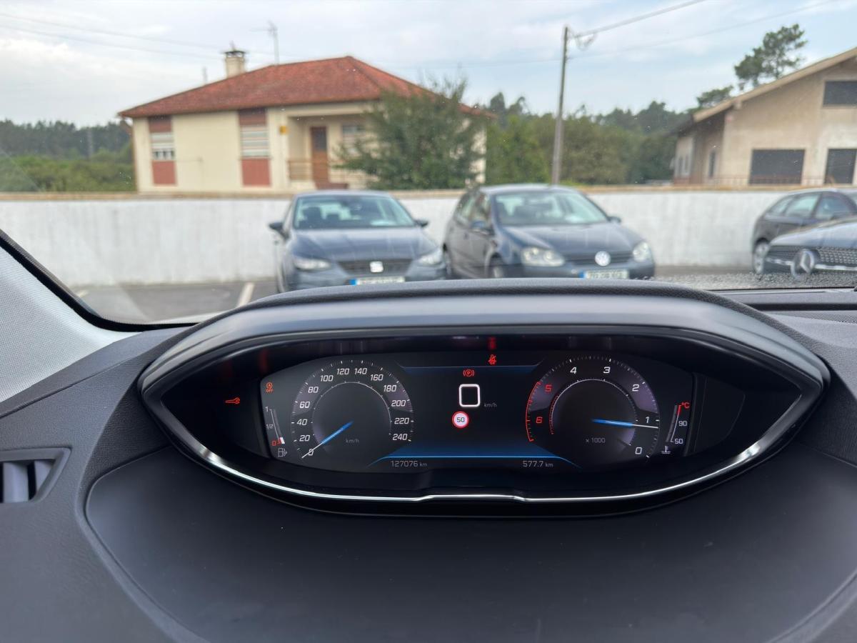 peugeot-3008-2022-diesel-1499cc