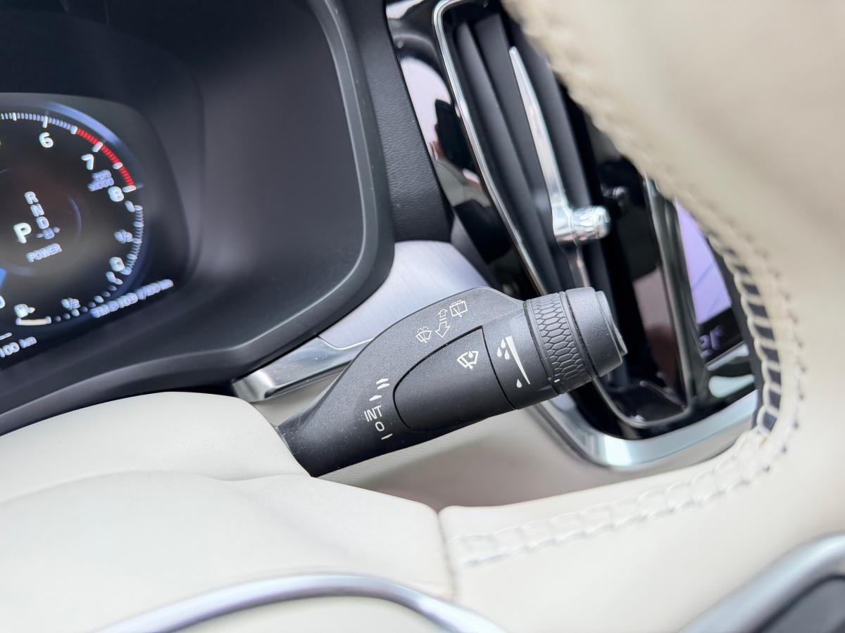 volvo-v60-2021-hibrido-a-gasolina-1969cc