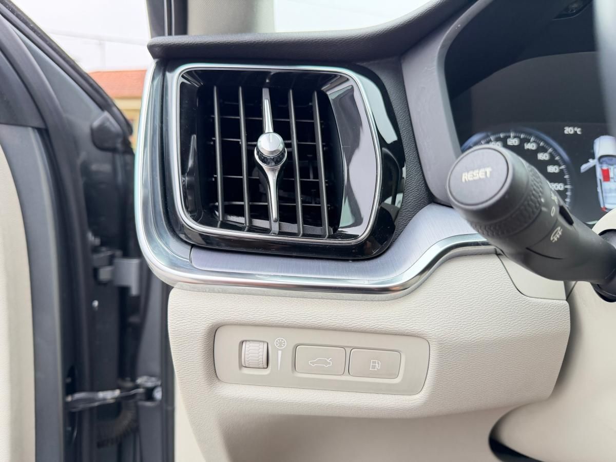 volvo-v60-2021-hibrido-a-gasolina-1969cc