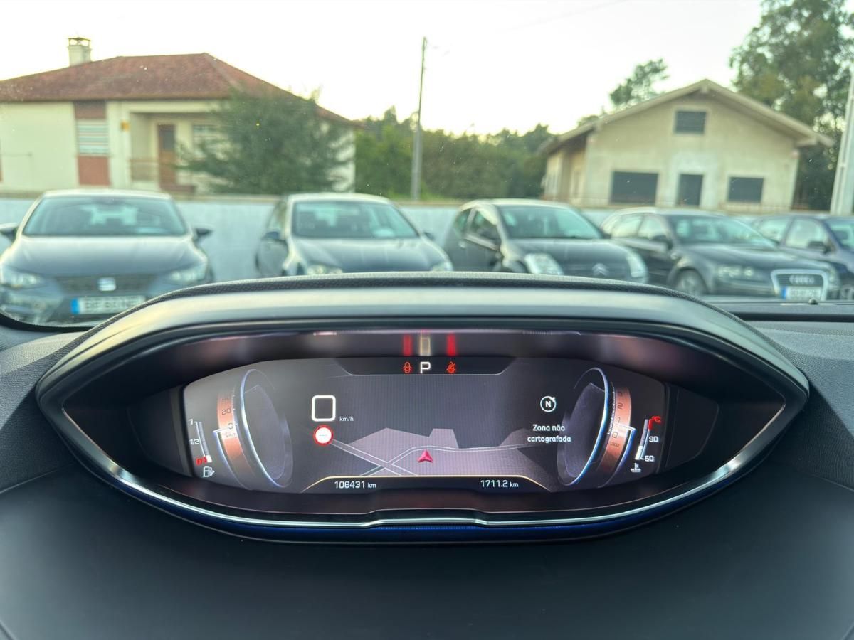 peugeot-5008-2019-diesel-1499cc