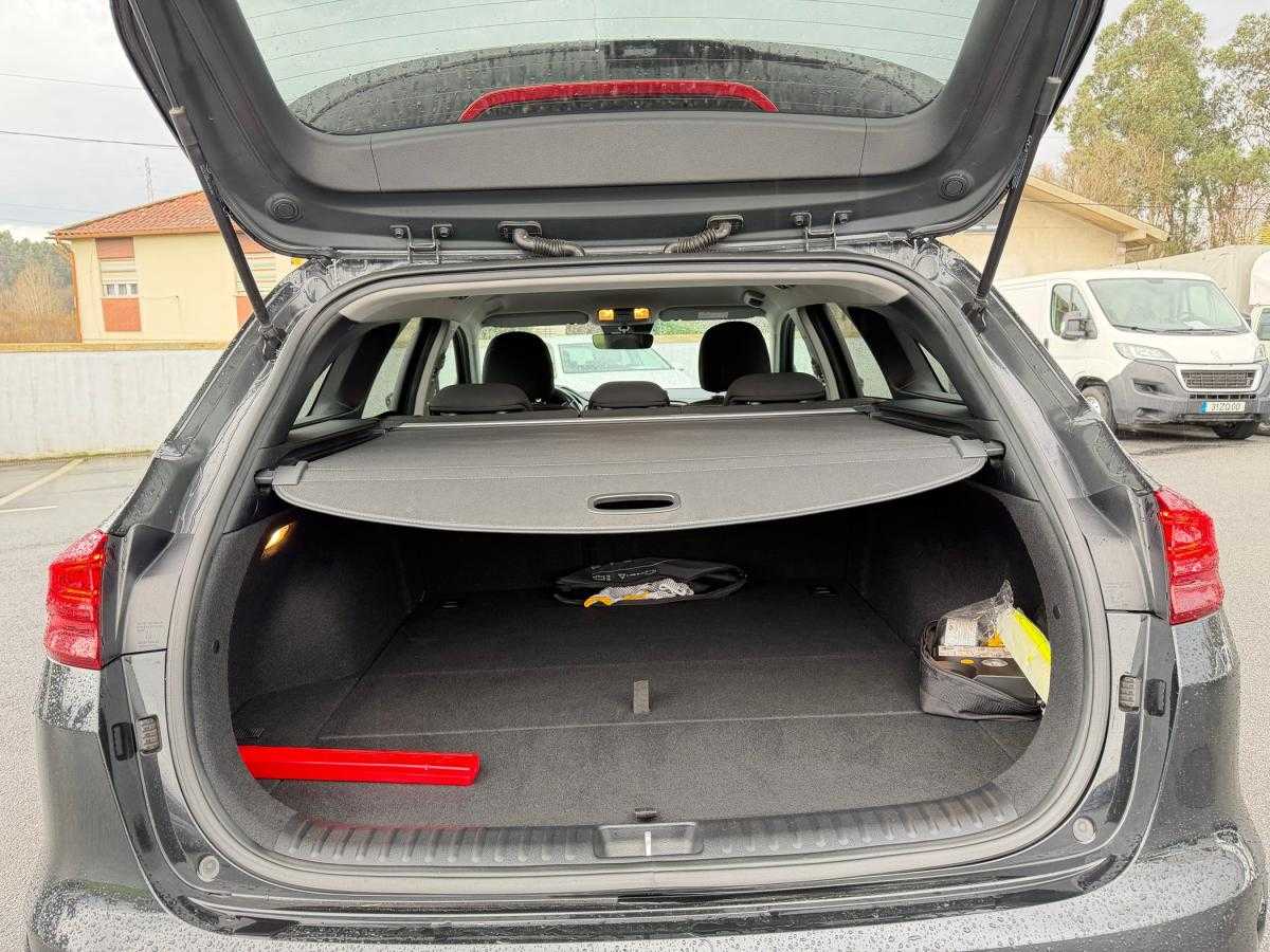 kia-ceed-sw-2023-diesel-1598cc