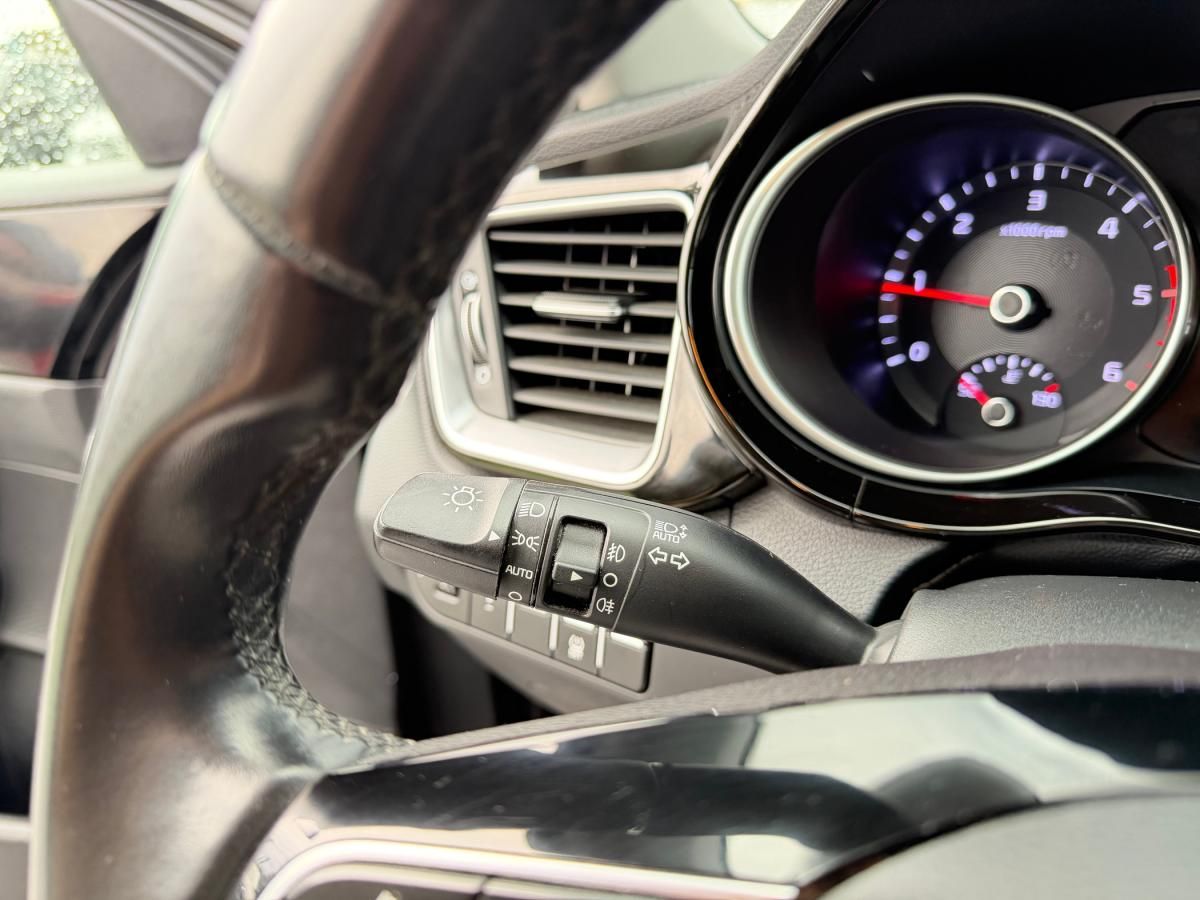 kia-ceed-sw-2023-diesel-1598cc