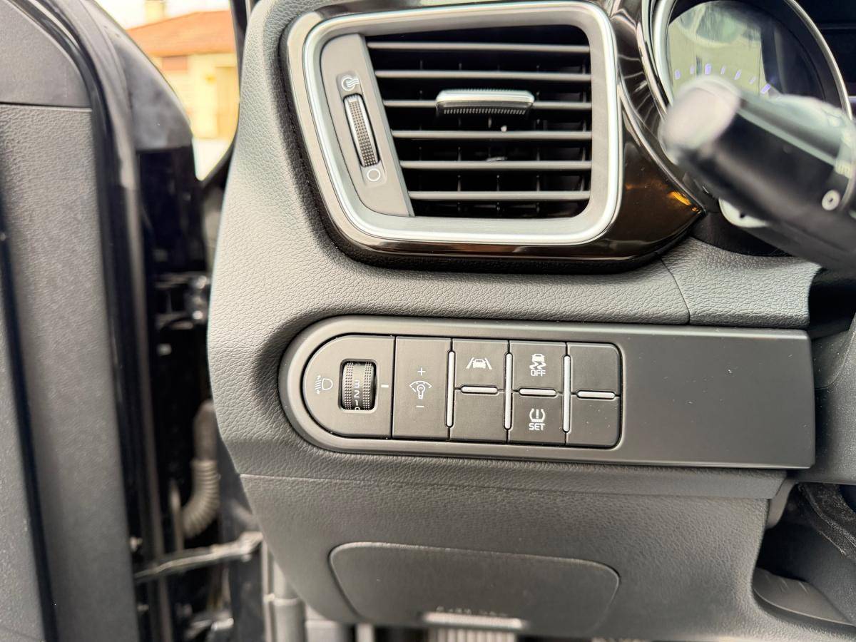 kia-ceed-sw-2023-diesel-1598cc